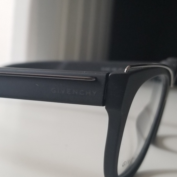 Eyeglasses - Picture 3 of 6